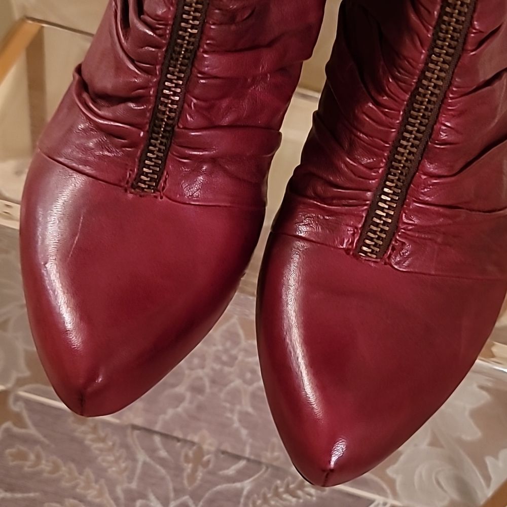 Earthies Montera Deep Red Zip Ruched Booties - Picture 8 of 16